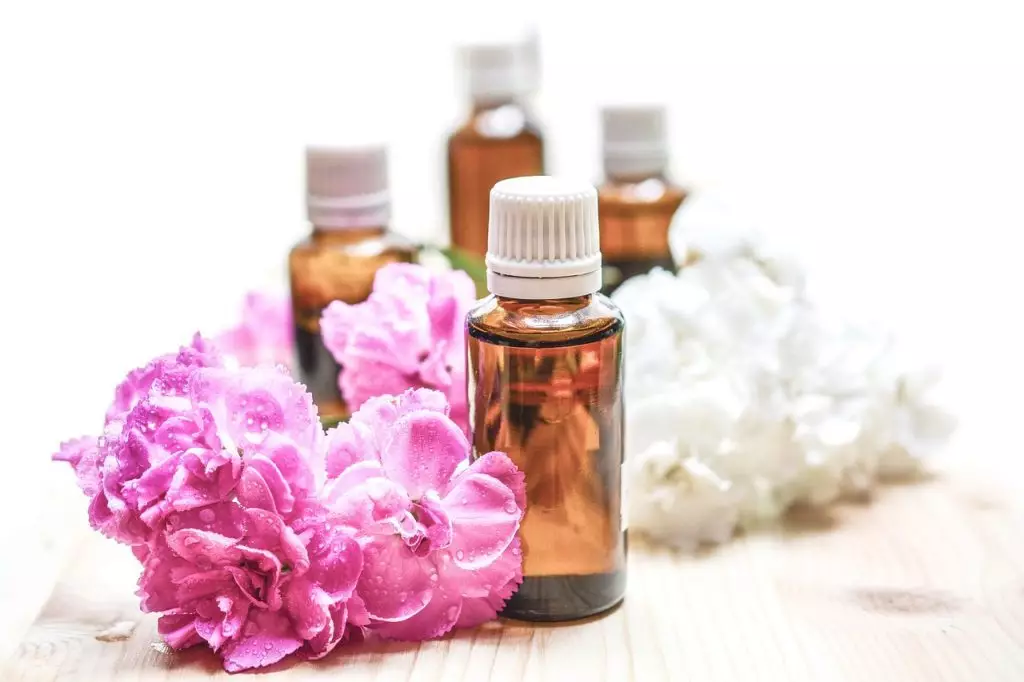 essential oils for beginners - homescentify
